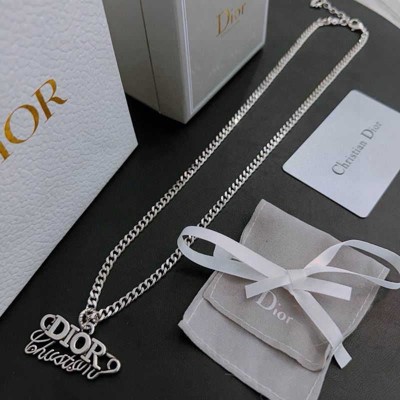 Dior Necklace 10yxx82